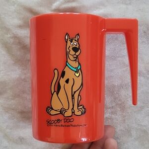 1971 vintage Scooby-Doo red plastic mug